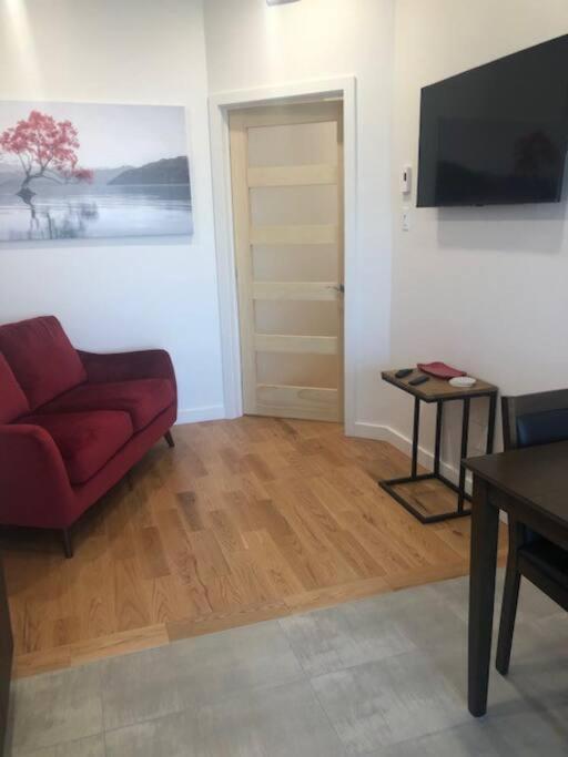 Apartment Le 3 1/2 Au Coeur De Pres Du St-laurent